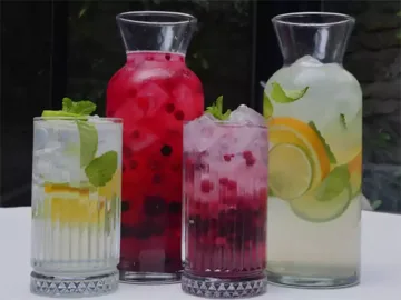 Homemade Lemonade With Berries/Citrus and mint